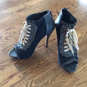 💥👊🏼Betsey Johnson Heels👊🏼💥